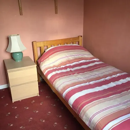 5 Ravenhurst Drive 5* Walsall