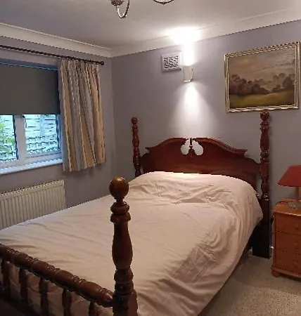 Hotel 5 Ravenhurst Drive Walsall