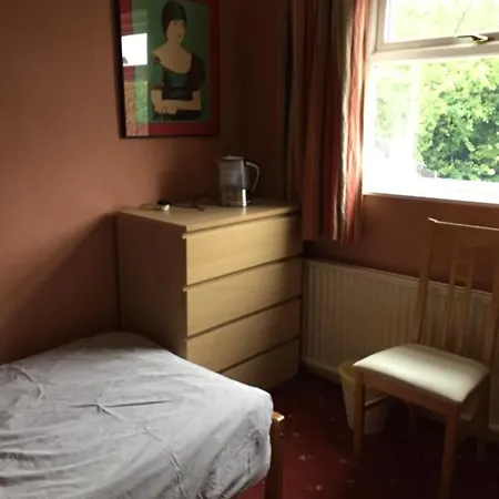 5 Ravenhurst Drive Hotel Walsall