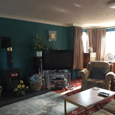 5 Ravenhurst Drive Hotel