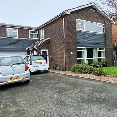 Hotel 5 Ravenhurst Drive Walsall